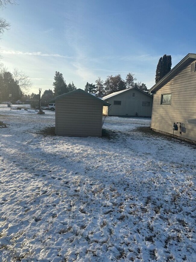 Building Photo - Nice 3 bedroom Home in Target Range