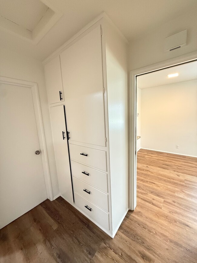 Building Photo - 286 Homer Ave