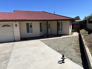 Building Photo - 14373 Linden St