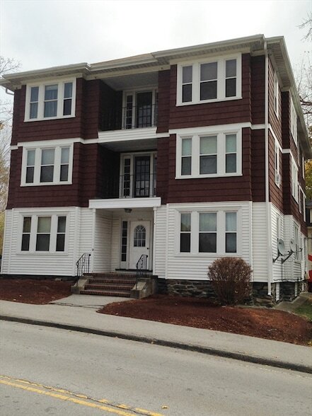 Building Photo - 154 Lovell St