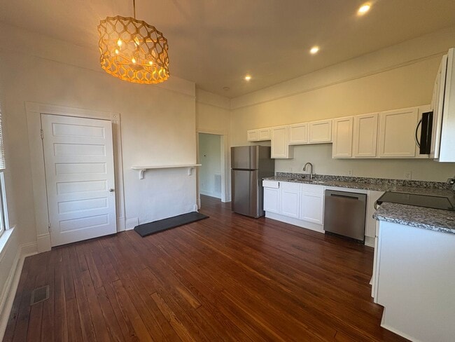 Building Photo - 169 Lamar St