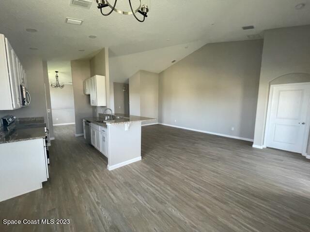 Building Photo - 3930 Playa Del Sol Dr