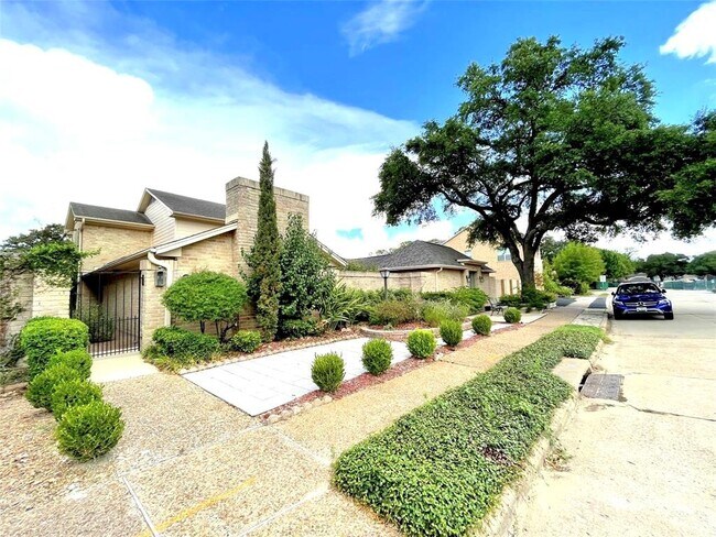 Foto del edificio - 626 Thicket Ln