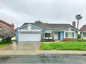 Building Photo - 28582 La Cumbre