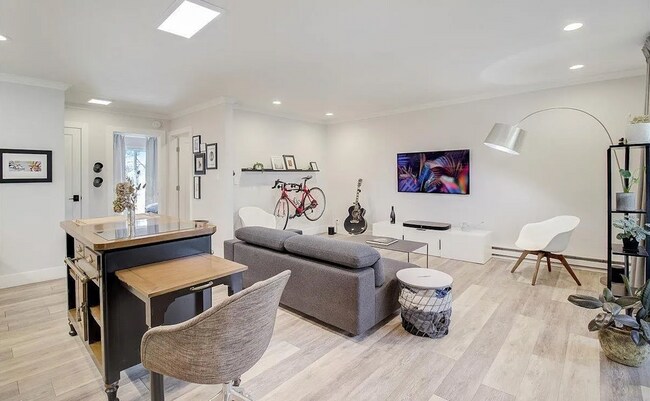 Foto del edificio - 1036 Oak Grove Rd