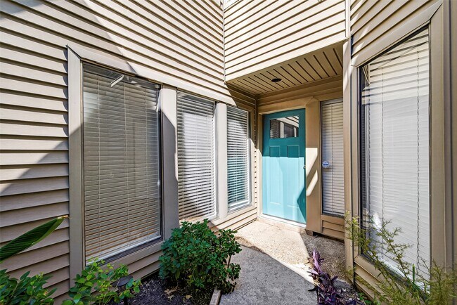 Building Photo - 1340 Chardonnay Dr