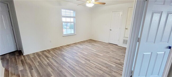 Building Photo - 801 Cisco Valley Dr