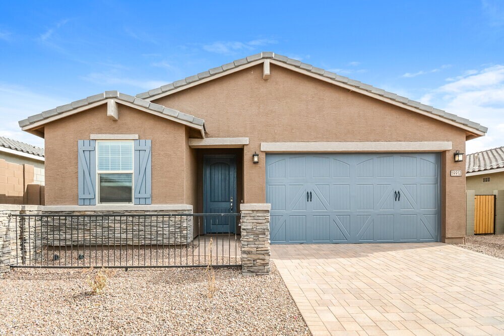 Foto principal - 19912 W Badgett Ln