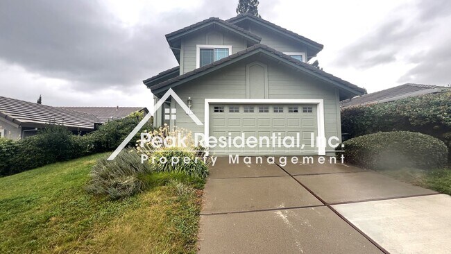 Foto del edificio - Spacious 4bd/2.5ba Folsom Home with 2 Car ...