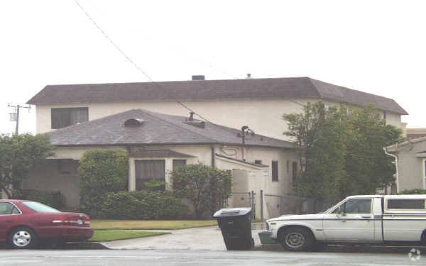 Building Photo - 2310 Montrose Ave