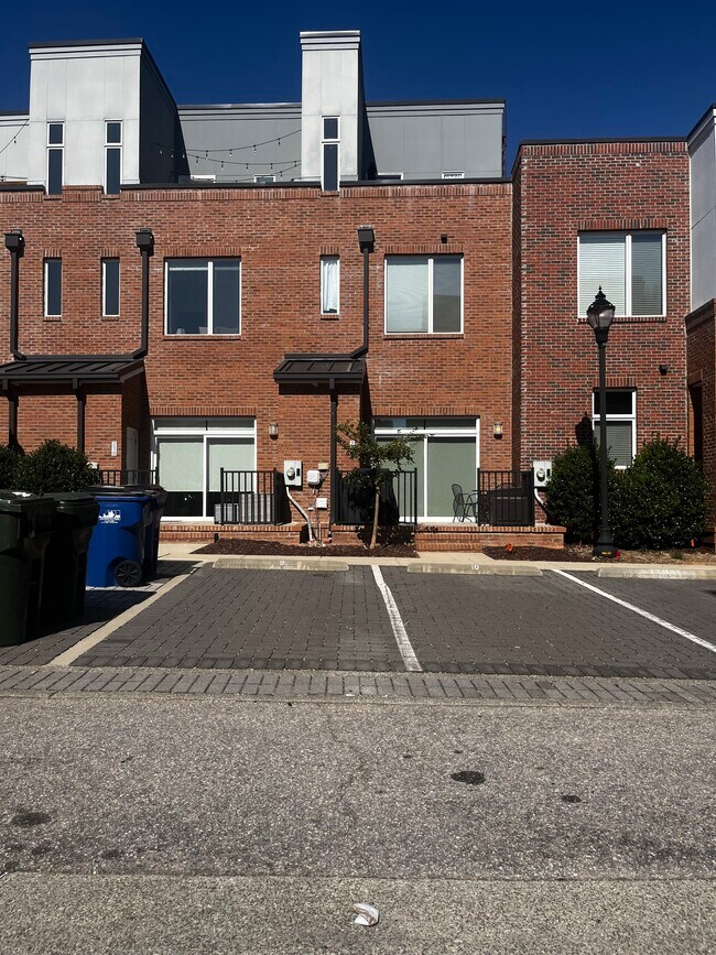 Foto del edificio - 238 William Drummond Way