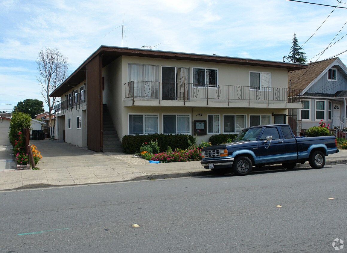 Primary Photo - 146 N Delaware St