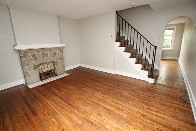 Building Photo - 5535 Centre Ave