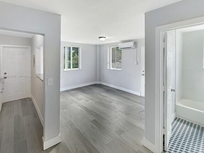 Foto del edificio - 6647 SW 59th Pl