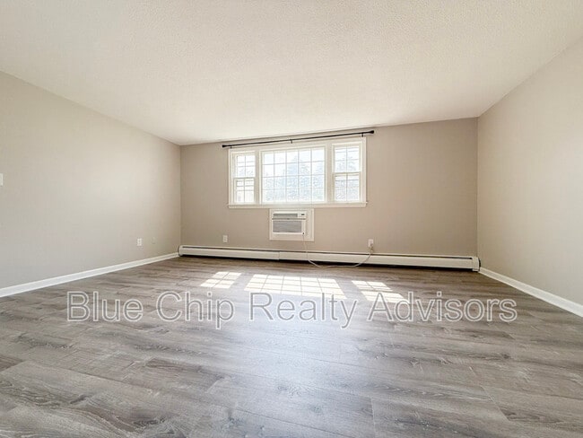 Building Photo - 5 Meisner Cir