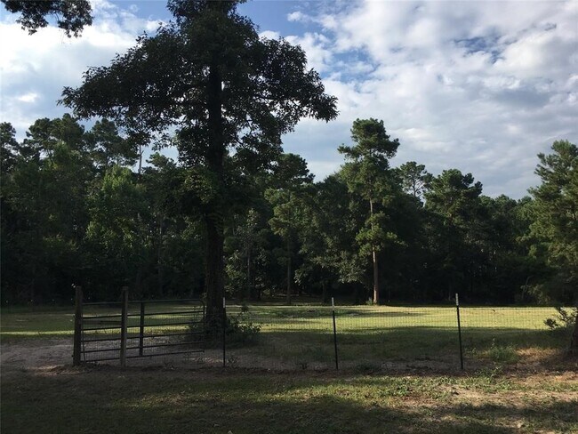Foto del edificio - 20272 Forest Woods Ln