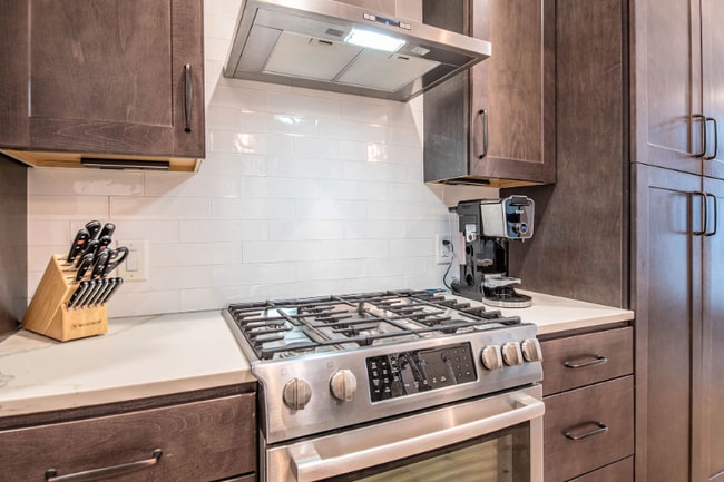 Building Photo - 5 Gadsdenboro St