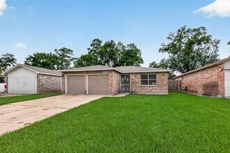 Building Photo - 8607 Valley Forest Dr