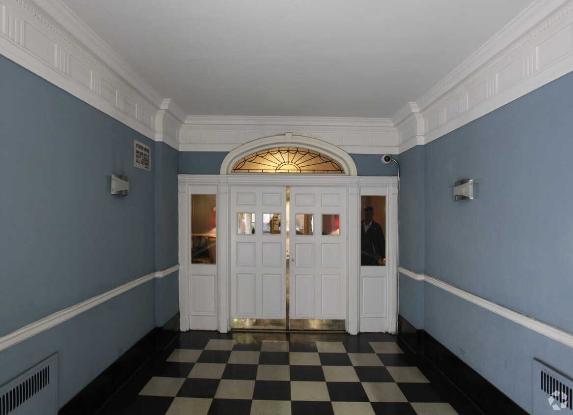 Entrance - The Betsy Ross