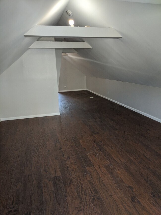 Foto del edificio - 2652 N Marshfield Ave