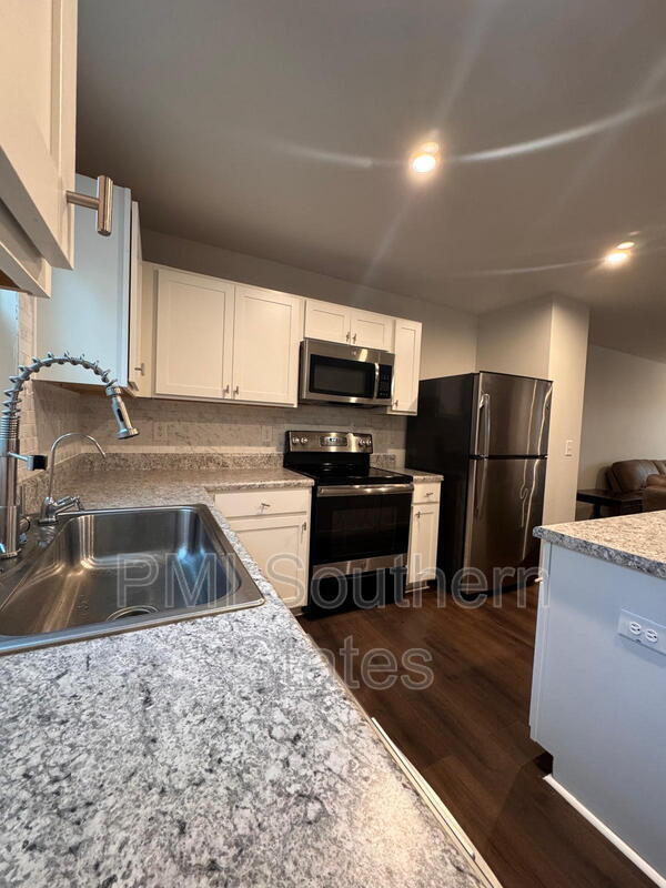 Foto del edificio - 358 Hobson Wy