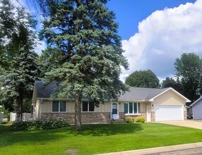 Building Photo - 1502 Windsor Pl