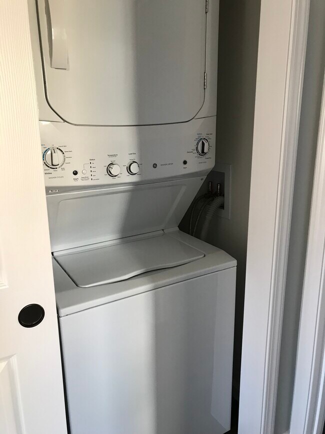 Laundry - 15 Hilltop Dr