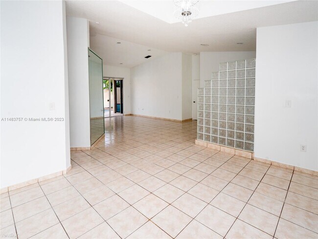 Building Photo - 3 br, 2 bath House - 10815 SW 145th Pl