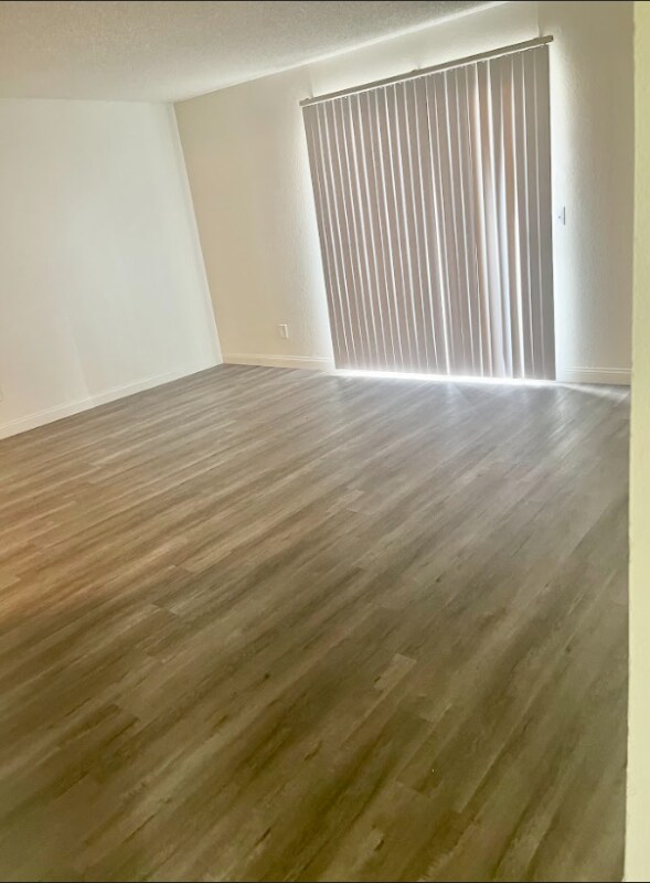 Building Photo - 1750 Karen Ave