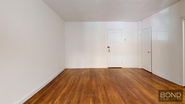 Building Photo - 162 E 55th St