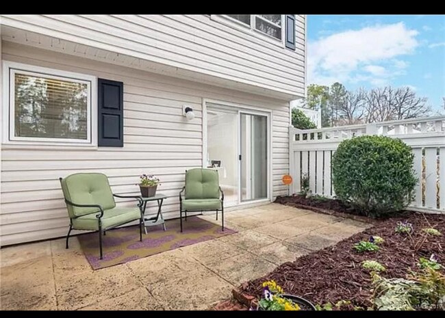 Foto del edificio - 8523 Castle Pine Ct