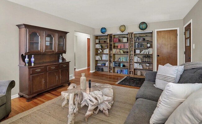 Foto del edificio - 5634 N Rural St