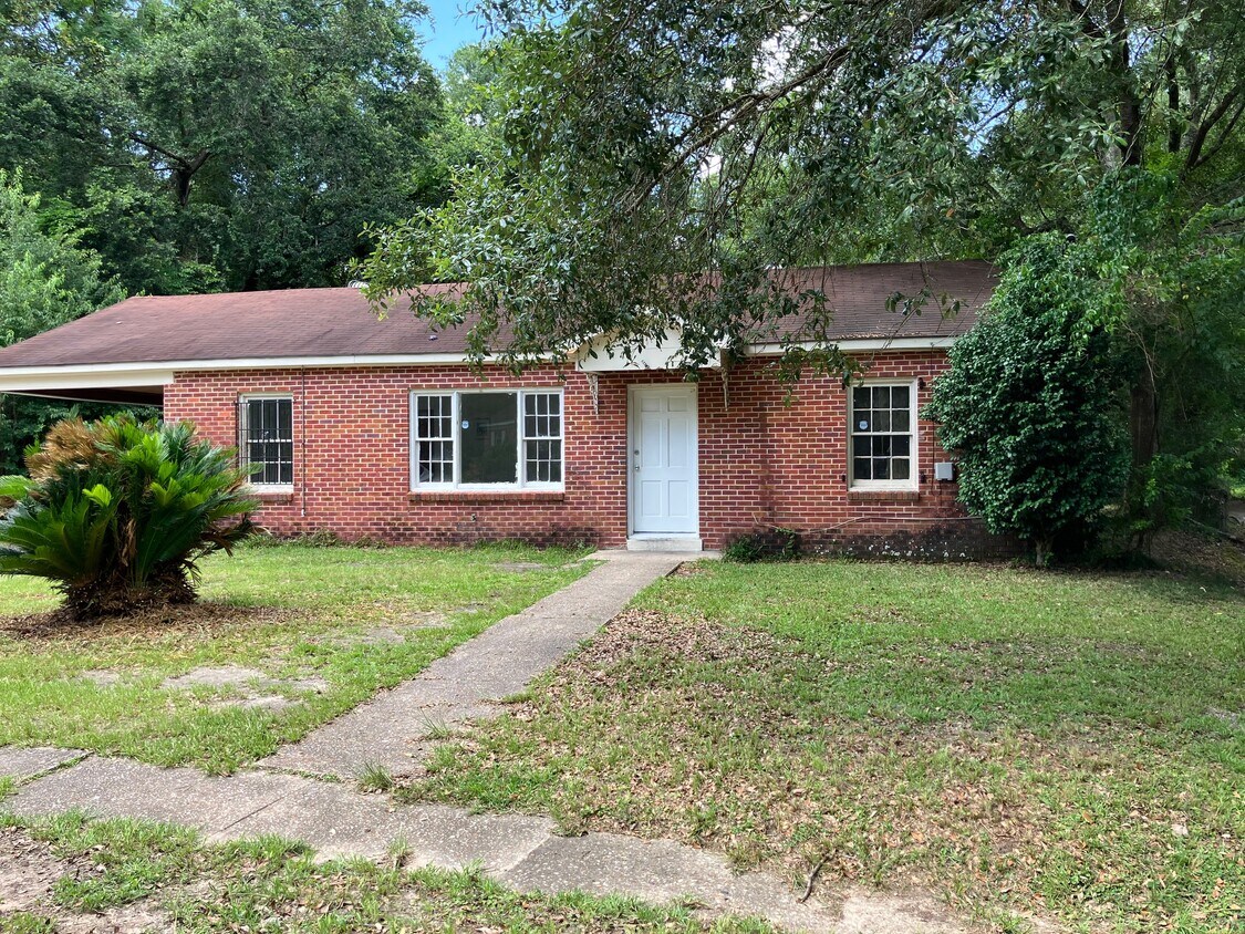 Primary Photo - 1571 E Octavia Dr