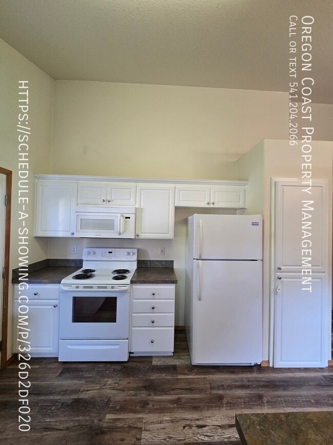 Building Photo - 135 S Quadrant St