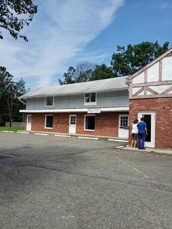 Building Photo - 39 Mine St