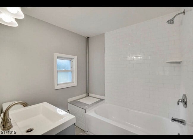 Photo - 34 Oak St House