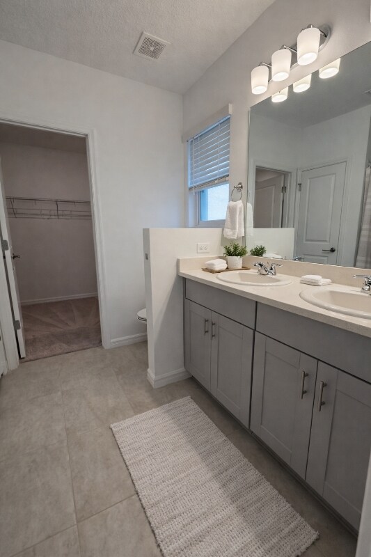 Foto del edificio - 1373 Addison Blf Ln