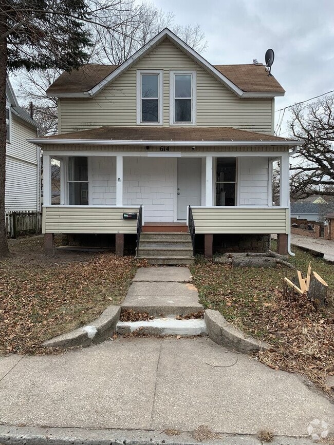 Building Photo - 614 N 12th St