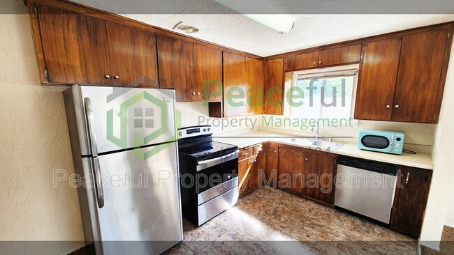 Building Photo - 1518 S 1000 E