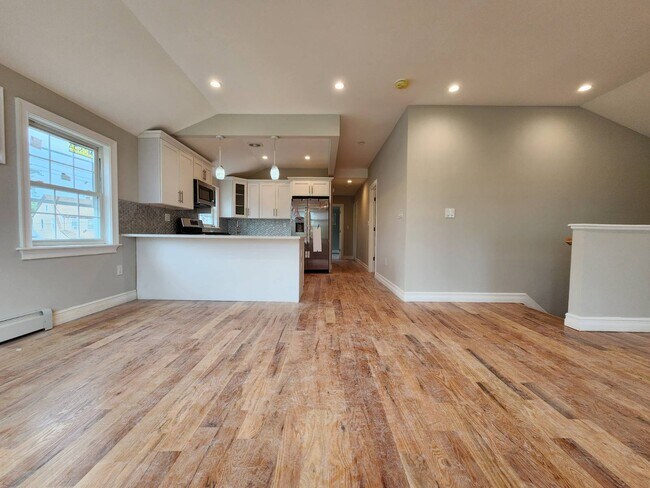 Foto del edificio - 211-7 Murdock Ave