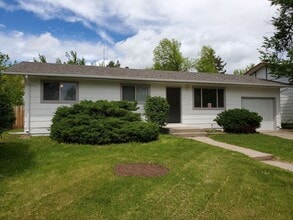 Building Photo - Close proximity to City Park!