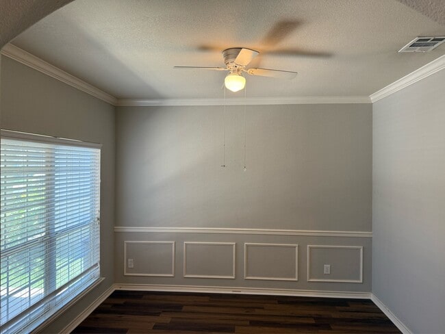 Building Photo - 9720 Colonywood Dr