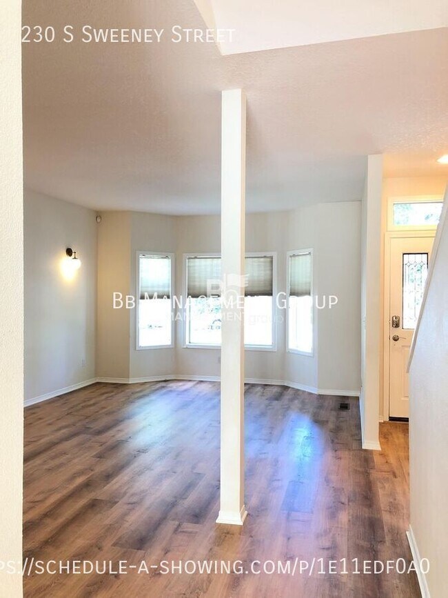 Foto del edificio - Gorgeous John's Landing Townhome- Luxuriou...