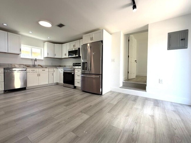 Foto del edificio - 716 NE 7th St