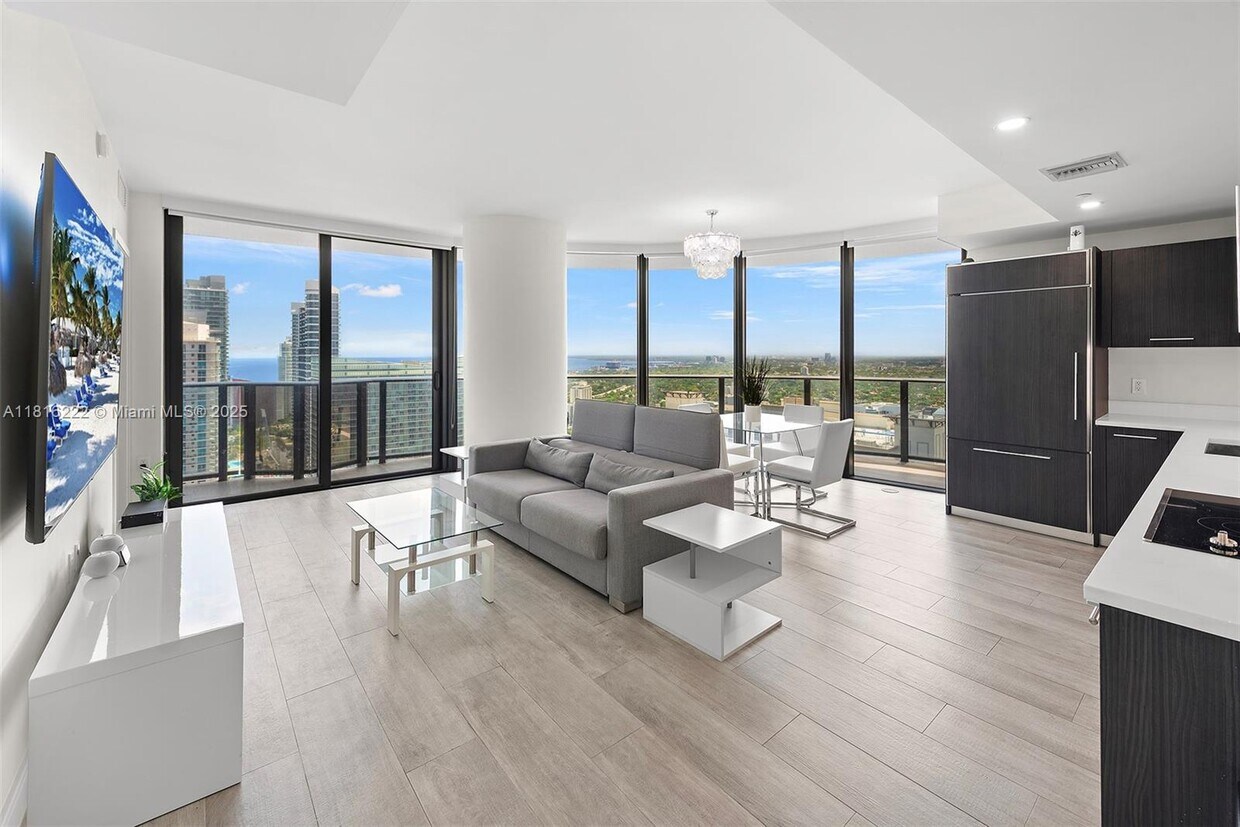 Foto principal - 45 SW 9th St