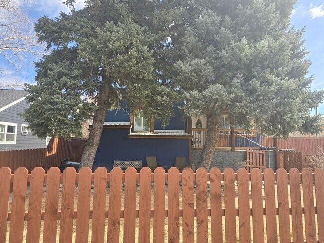 Foto del edificio - 1403 12th St W