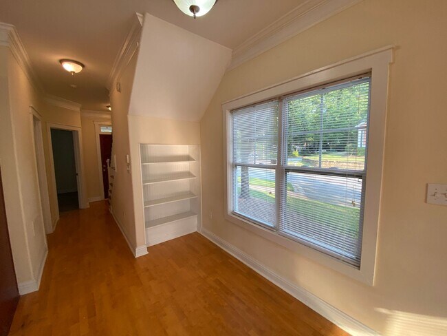 Building Photo - PRE-LEASING FOR AUGUST 2025!