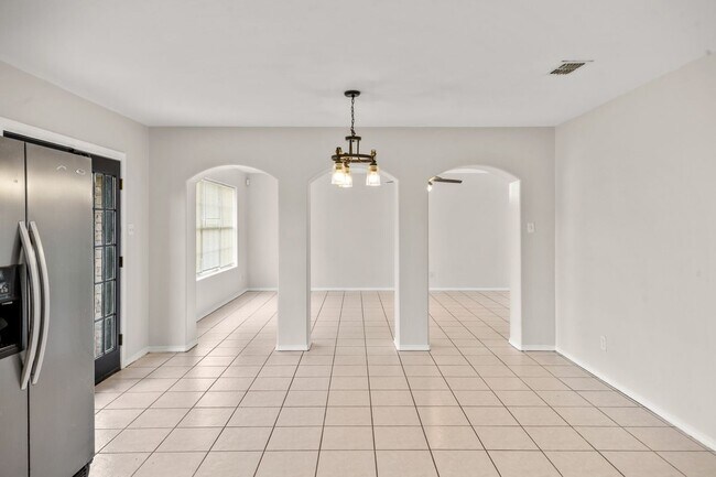 Foto del edificio - 4416 Thunderbird Ave W