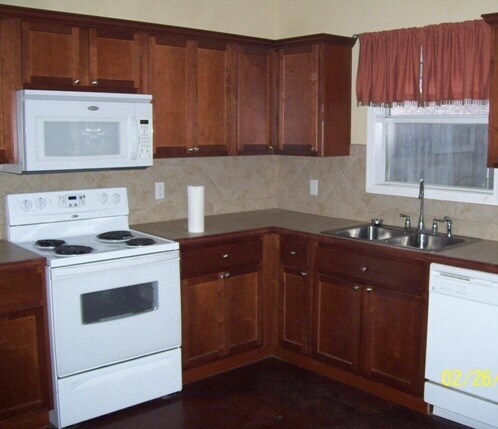 Foto del edificio - 109 Newport Dr