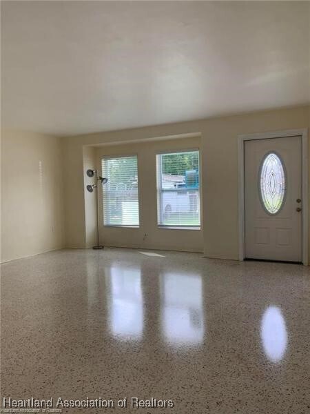 Foto del edificio - 713 Killarney Dr
